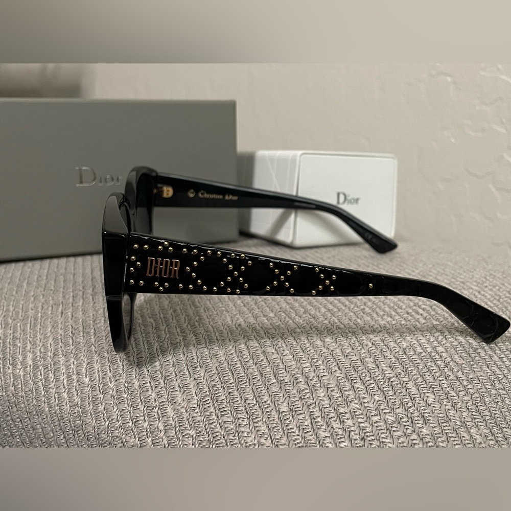 🎉HP🎉New! Dior Lady Dior Studs 54MM Black/Gold Sunglasses✨ Case, Box & Cloth - Picture 11 of 16